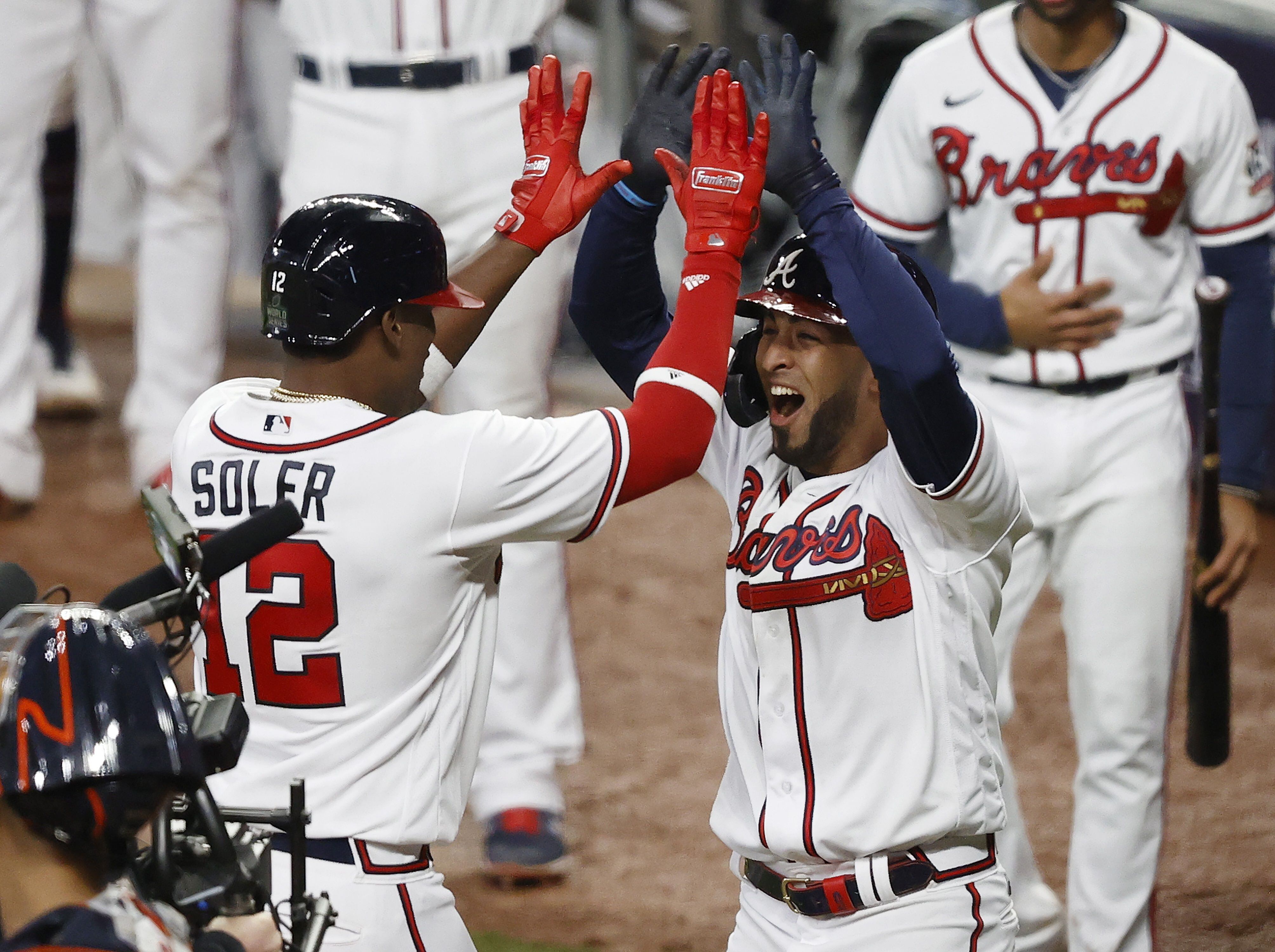 Los Bravos de Atlanta apalean a los Astros de Houston y se coronan