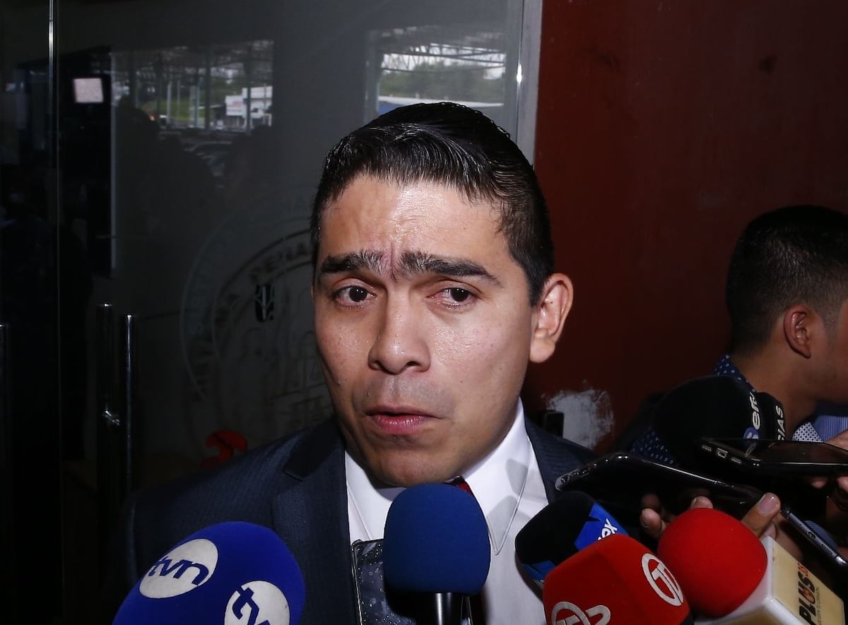 Jueza suspende audiencia a ex diputado Rubén De León