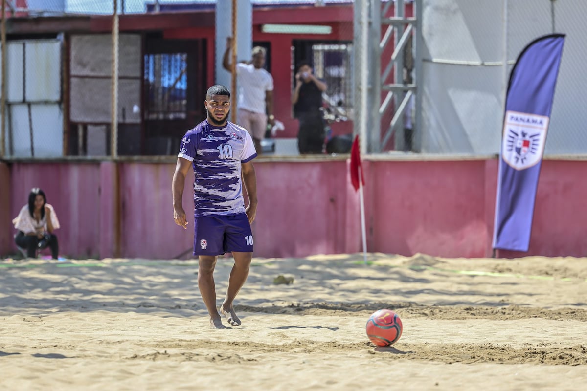 ¡Definidas las semifinales de la Liga de Fútbol Playa! Goleadas y sorpresas en cuartos de final