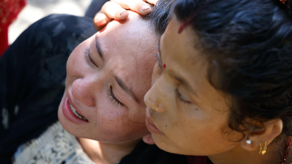 Riada en Nepal: Más de 390 muertos, unos mil 400 desaparecidos y miedo a otra crecida