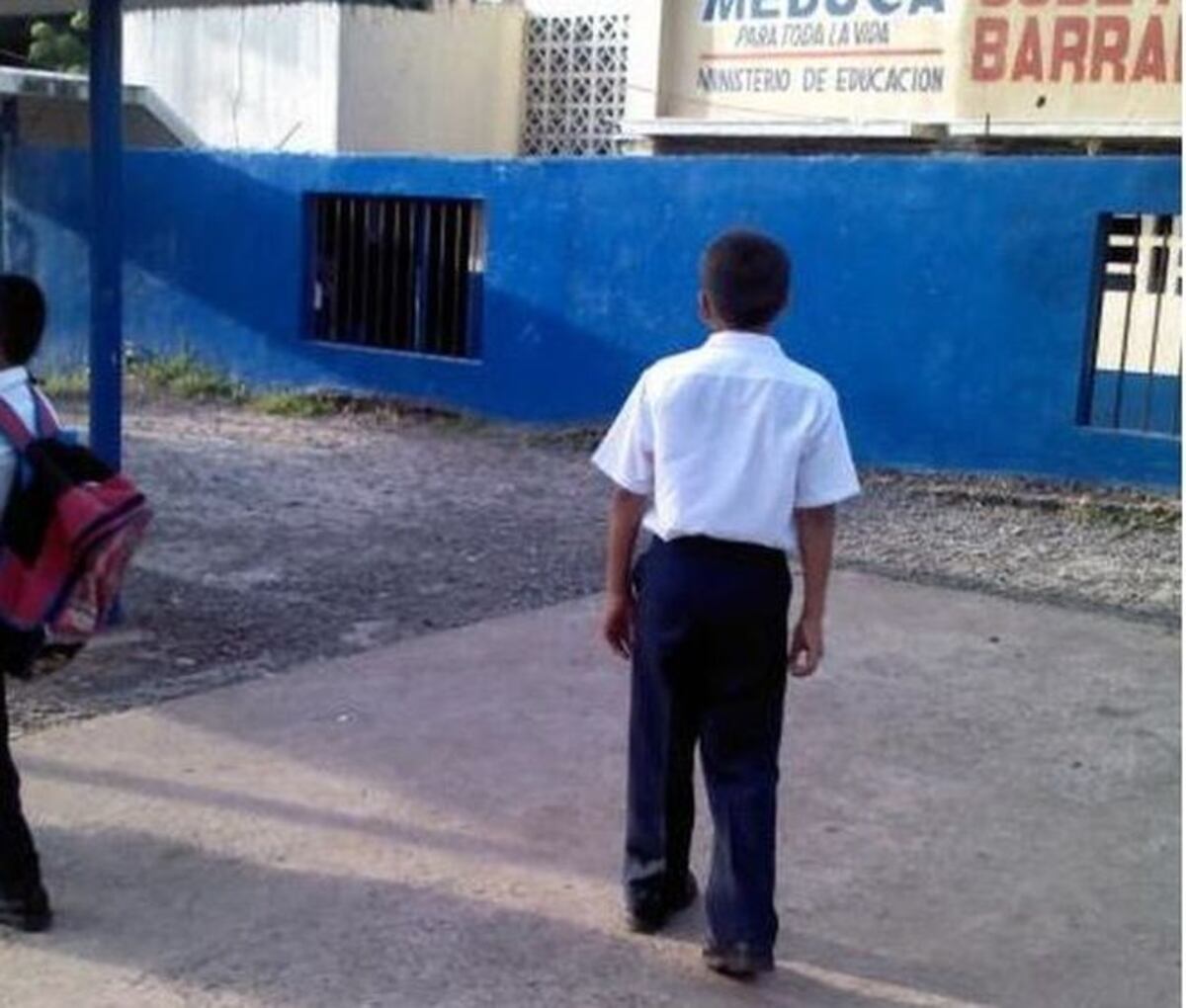 No habrá clases el lunes. Les diremos por qué y dónde