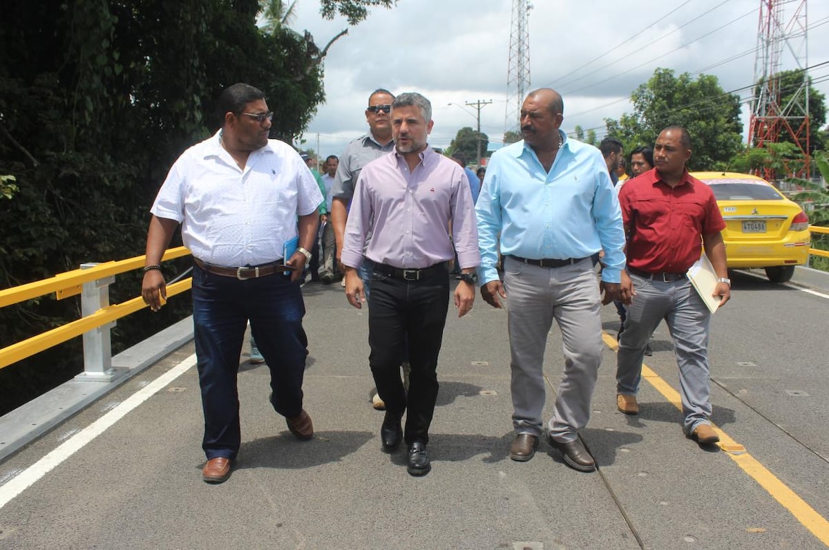 En medio de la polémica por el cuarto puente, ministro anuncia que harán 50 puentes más