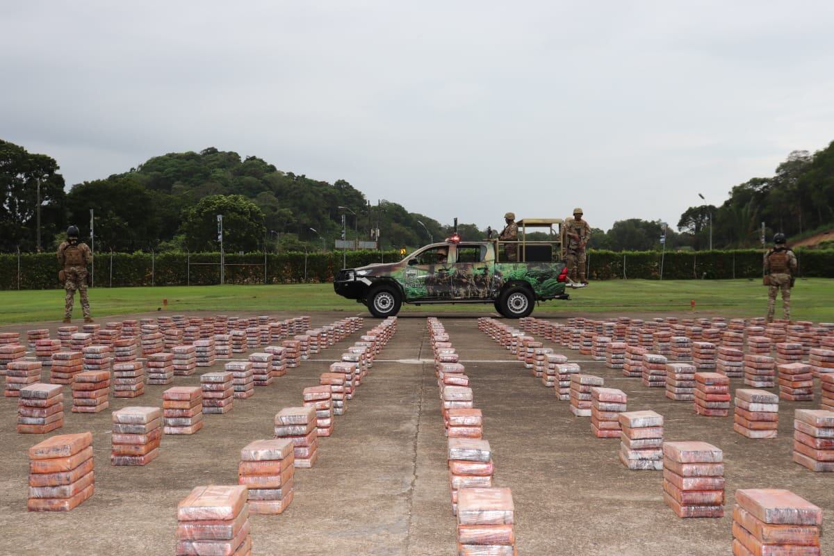 Decomisan más de mil paquetes de cocaína en puerto de Colón