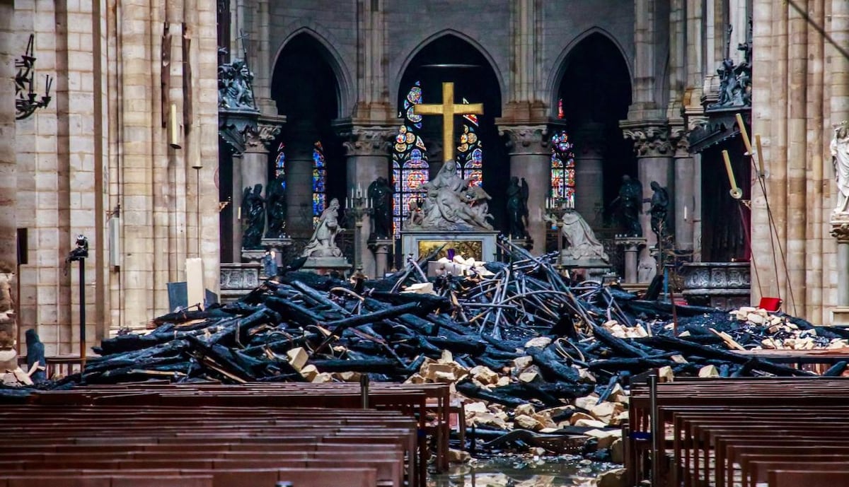 Así quedó por dentro la icónica catedral de Notre Dame tras el incendio 