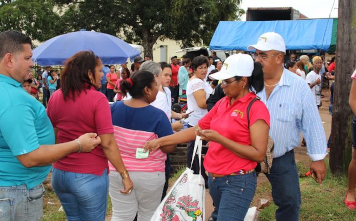 ¡ÁYALA VIDA! Camión que llevaba los jamones tuvo que ser remolcado con una grúa