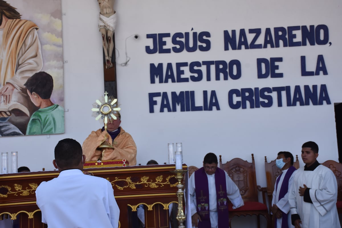 Cientos de peregrinos llegan a  Atalaya para orar junto a Jesús Nazareno. ‘Mi Diario’ dice presente