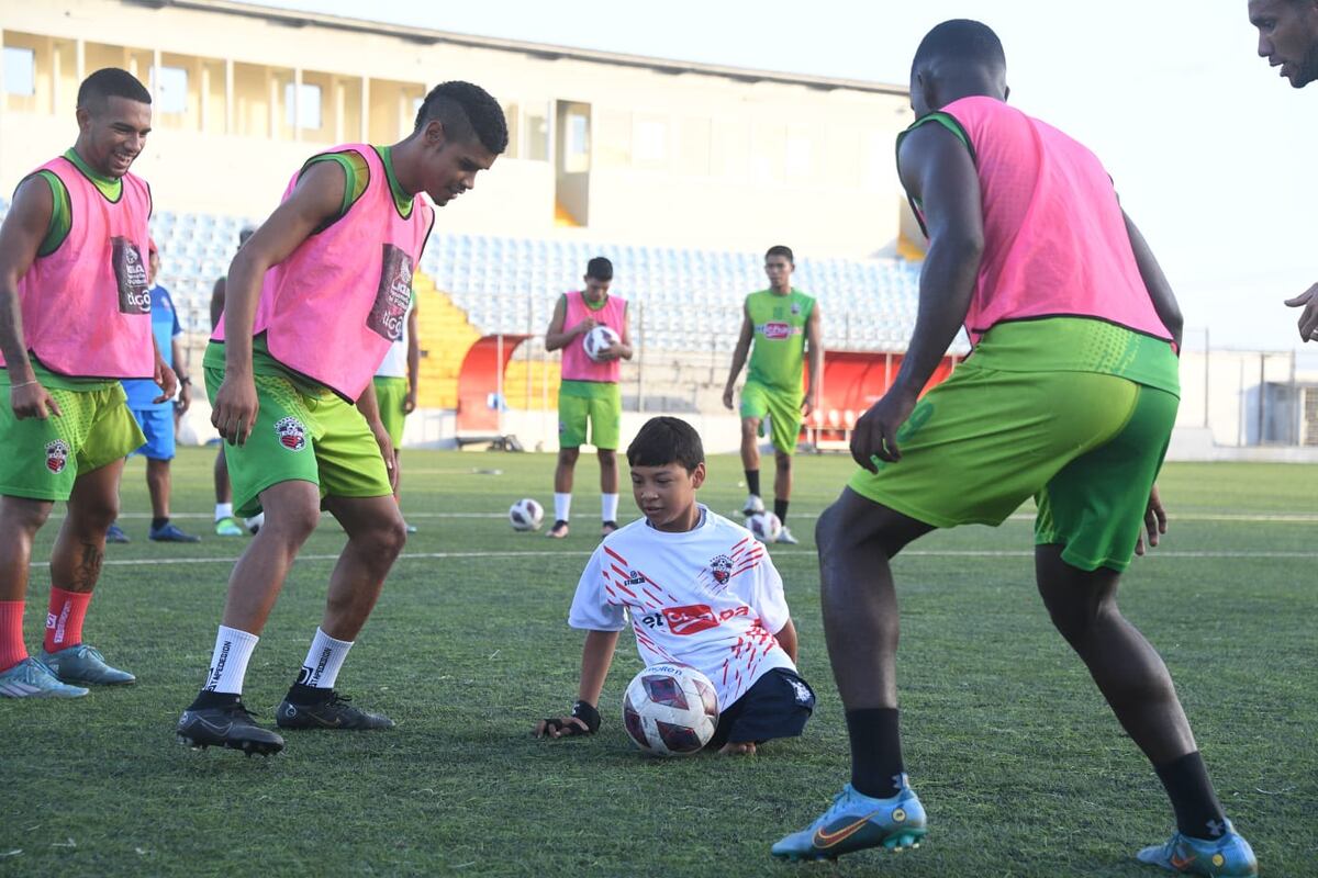 Video Exclusivo. San Francisco F.C.  le cumple sueño a Jesús y le dedicará  partido en su honor