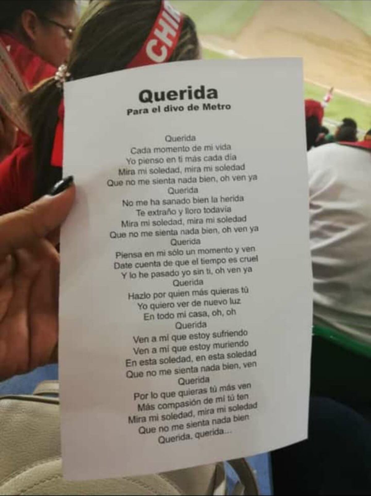 Dedican cantos y carteles de Juan Gabriel a Murillo III y expulsan a lanzador de Panamá Metro