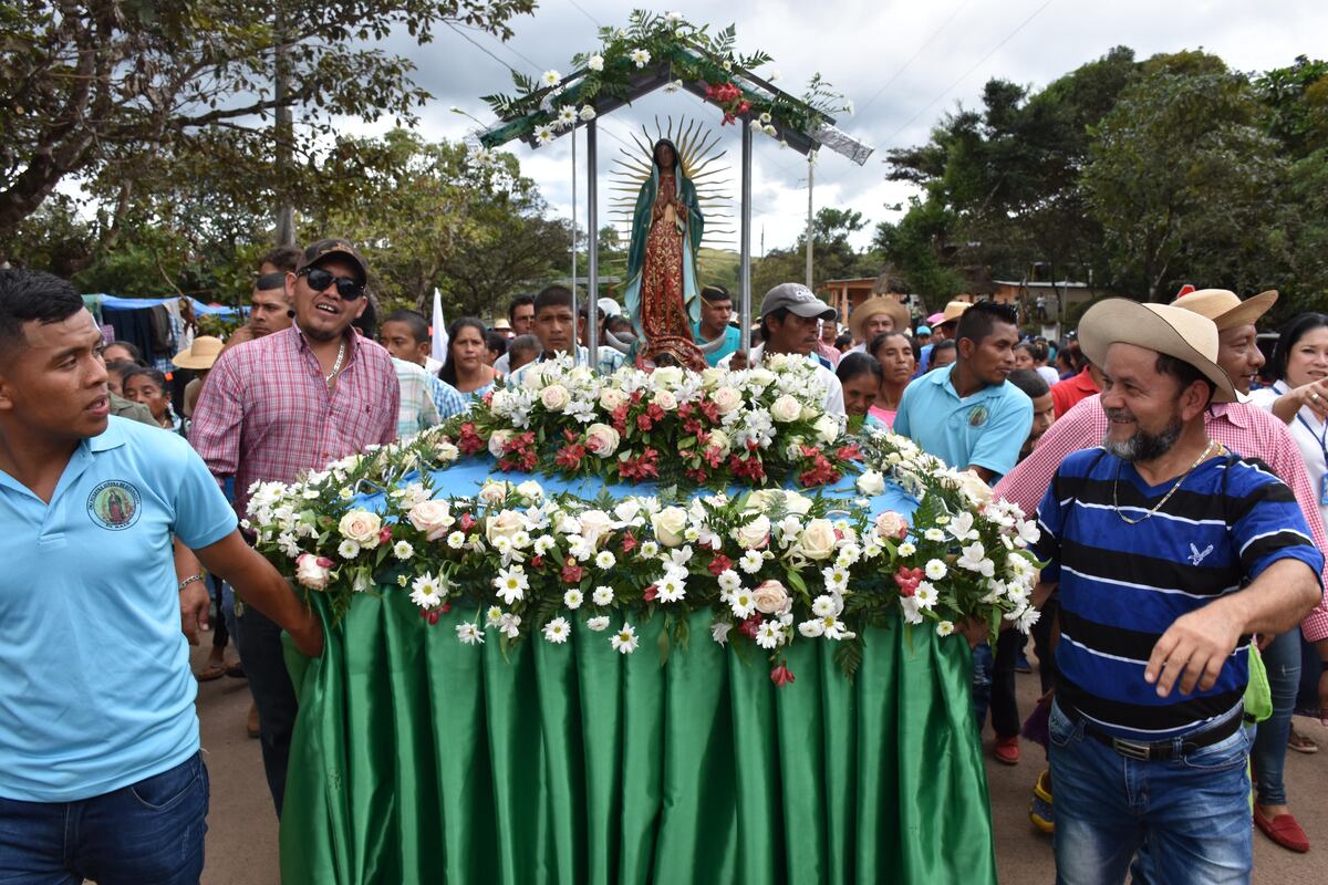 Panameños celebran y agradecen a la Virgen de Guadalupe