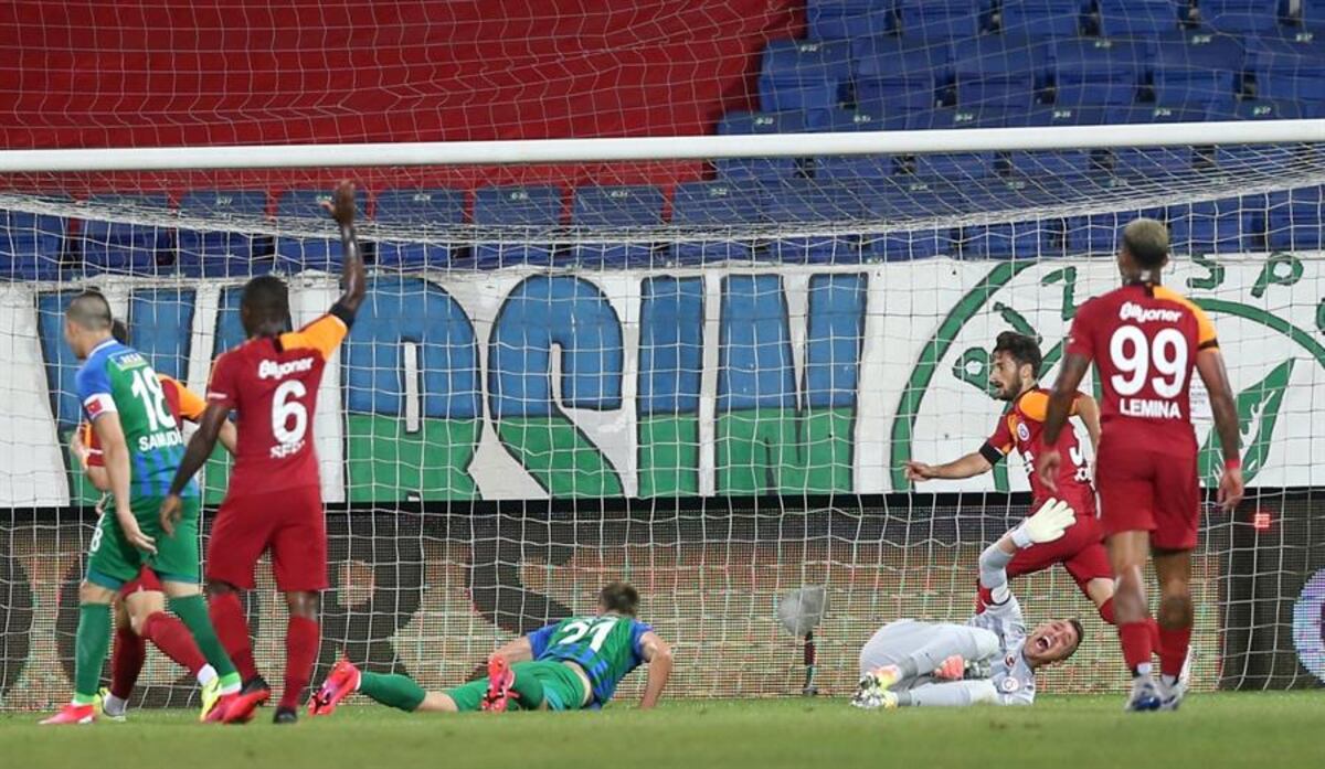 Fernando Muslera es operado con éxito tras su grave lesión de tibia y peroné