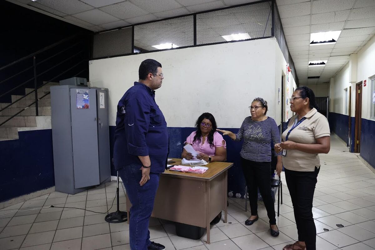 Director de Correos Panamá Promete Modernización y Soluciones Urgentes