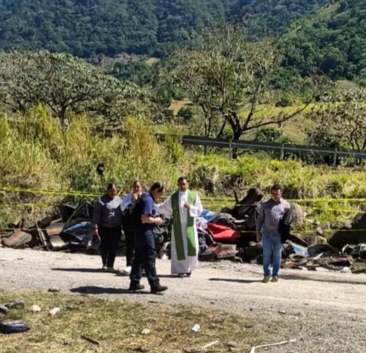 Angustia consume a familiares de pasajeros de bus siniestrado en Gualaca