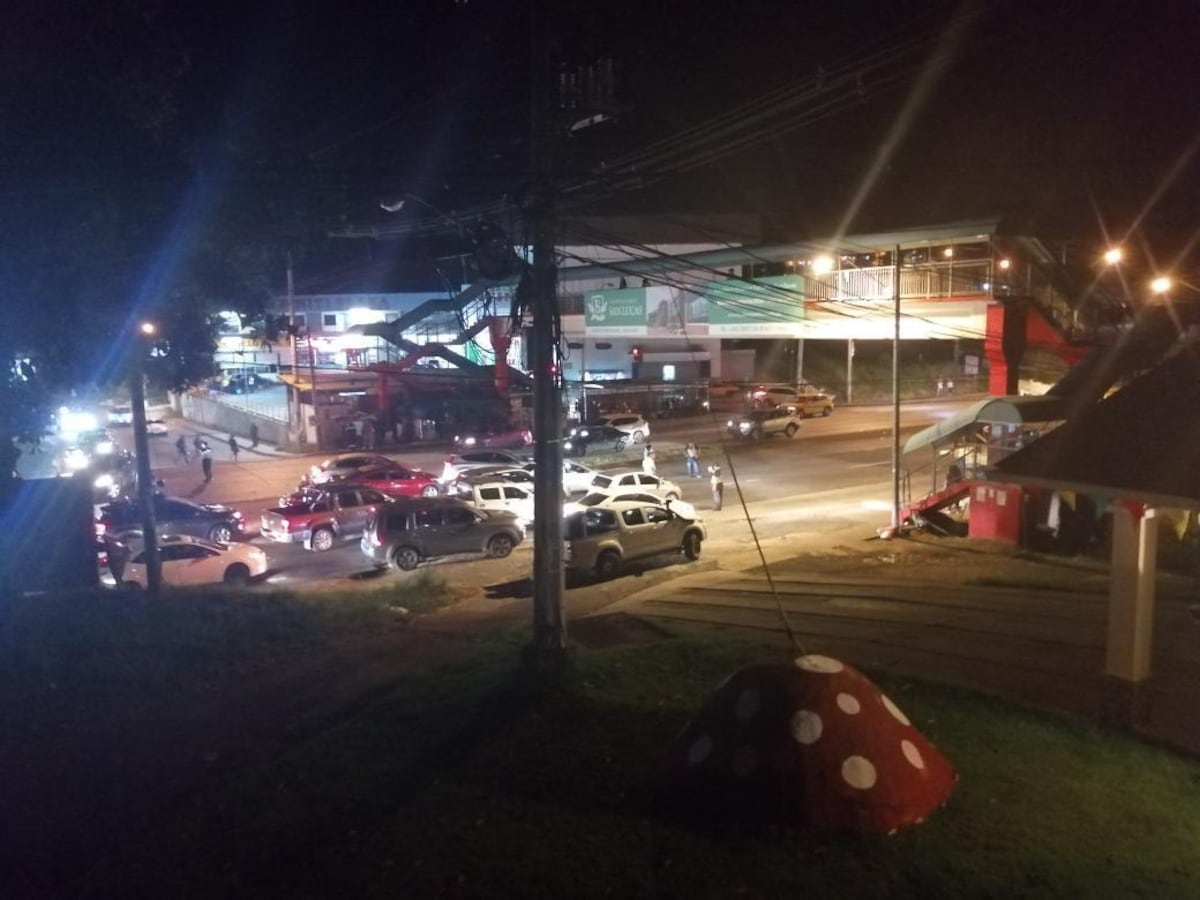 Se formó. Panamá Oeste está en las calles exigiendo agua. Tranque descomunal. Video