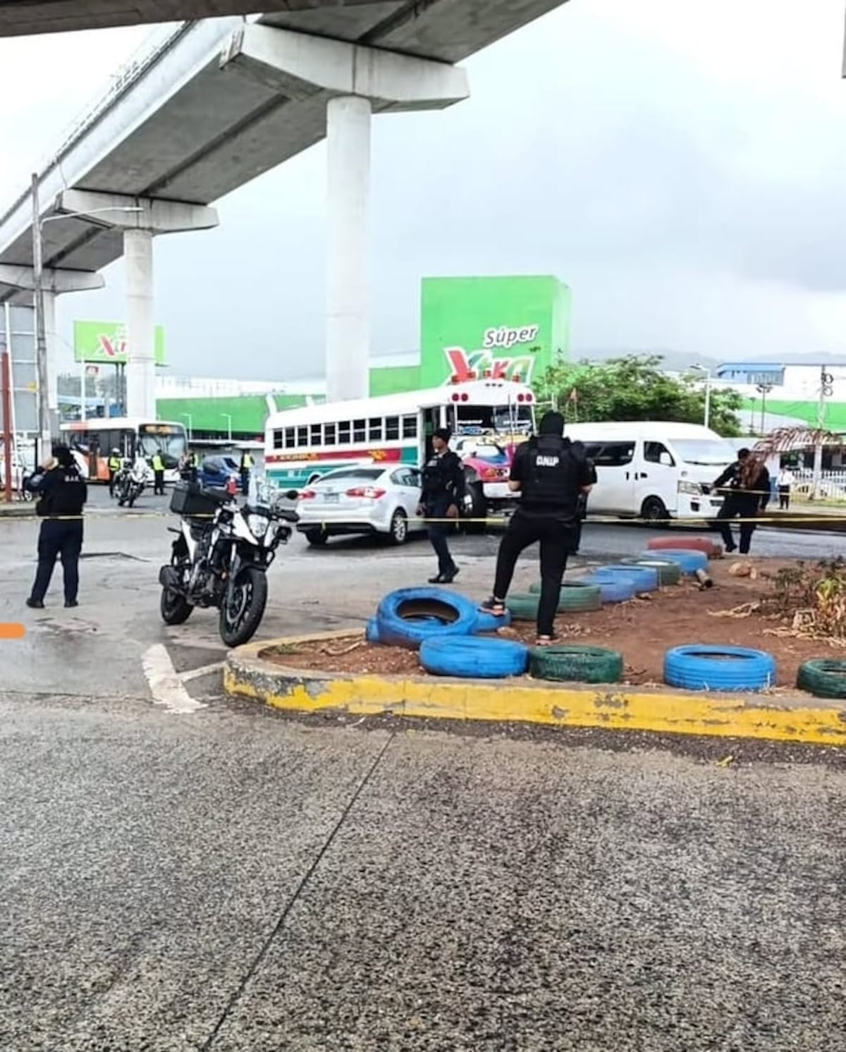 Un Kia Forte alquilado, una scooter, una pareja sin antecedentes y 13 tiros: el detalle que cambia todo en este crimen