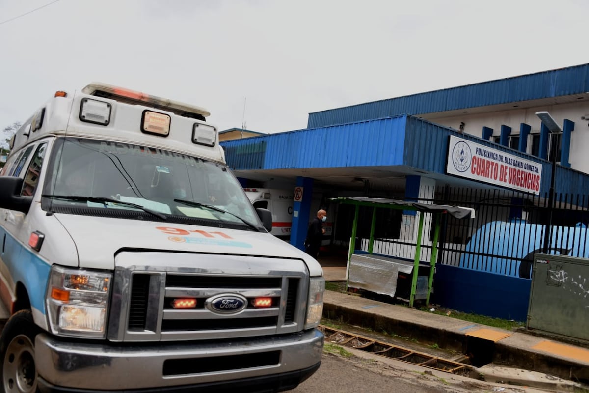 Mujer embarazada muere en urgencias y abren investigación