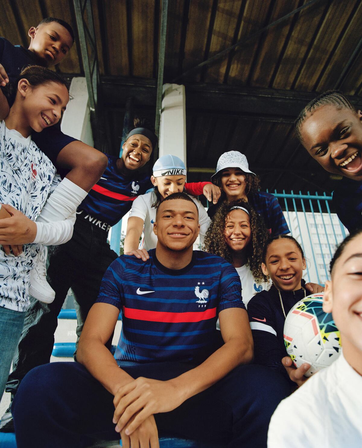 Francia presenta la nueva camiseta de su selección de fútbol