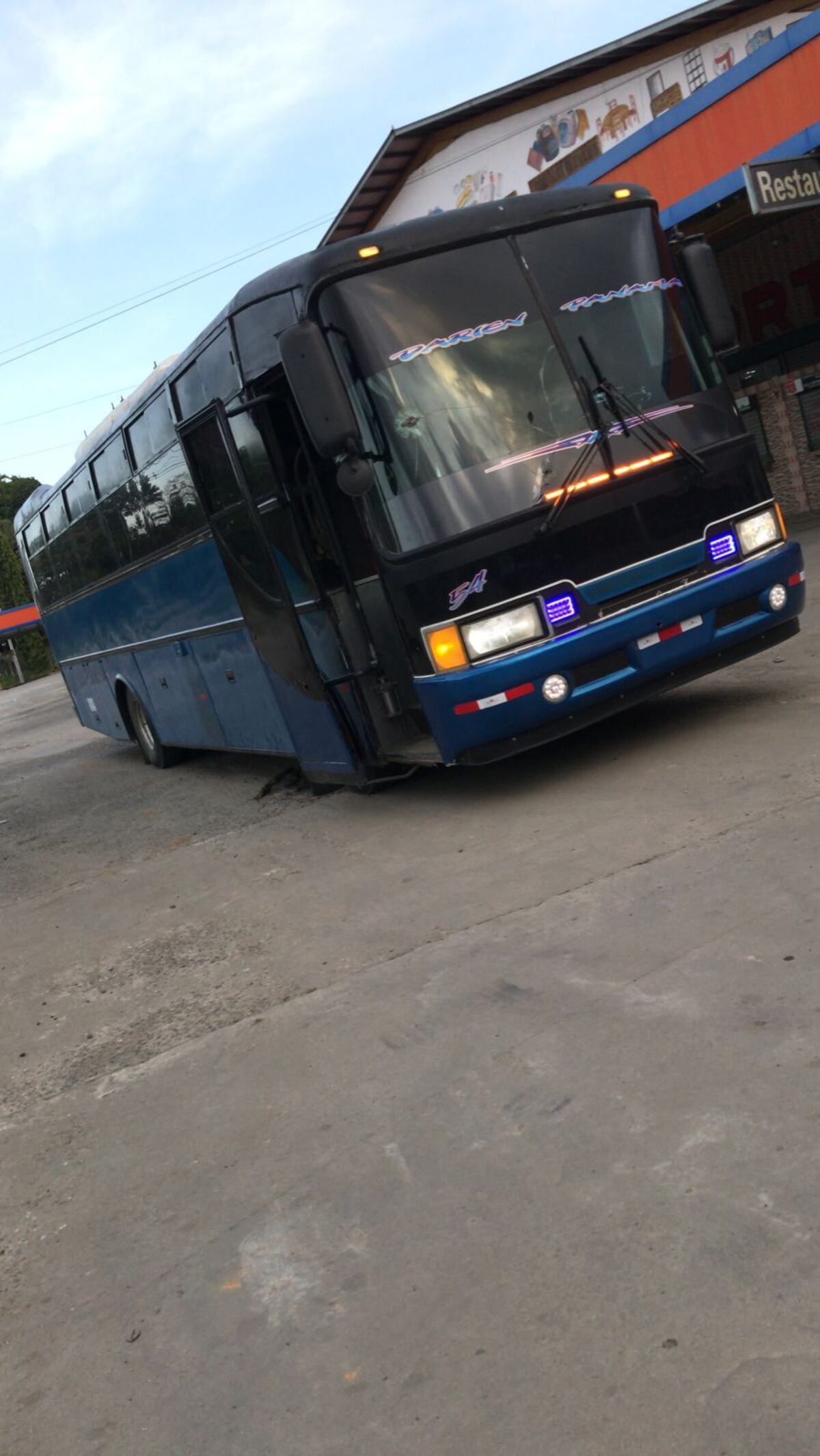 Desgarrador. Aumenta número de muertos al caer bus con migrantes en precipicio