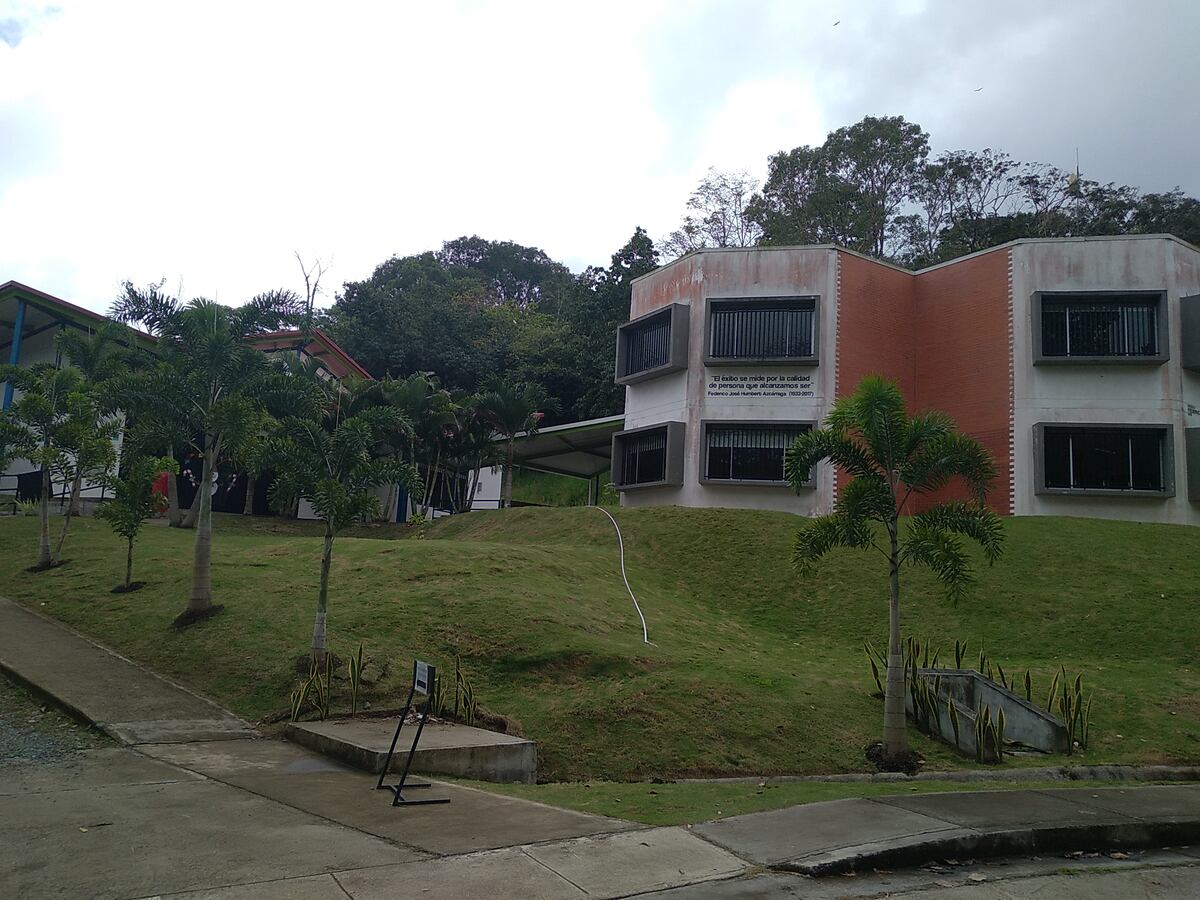 Escuela San Pedro Nolasco, a favor de la niñez de Burunga en Arraiján