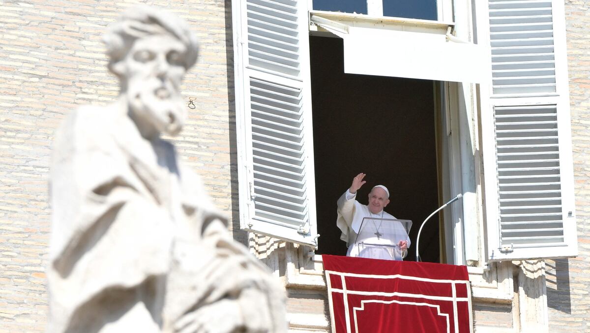 En su cumpleaños, papa Francisco pide se intensifique distribución de vacunas para que llegue a todos