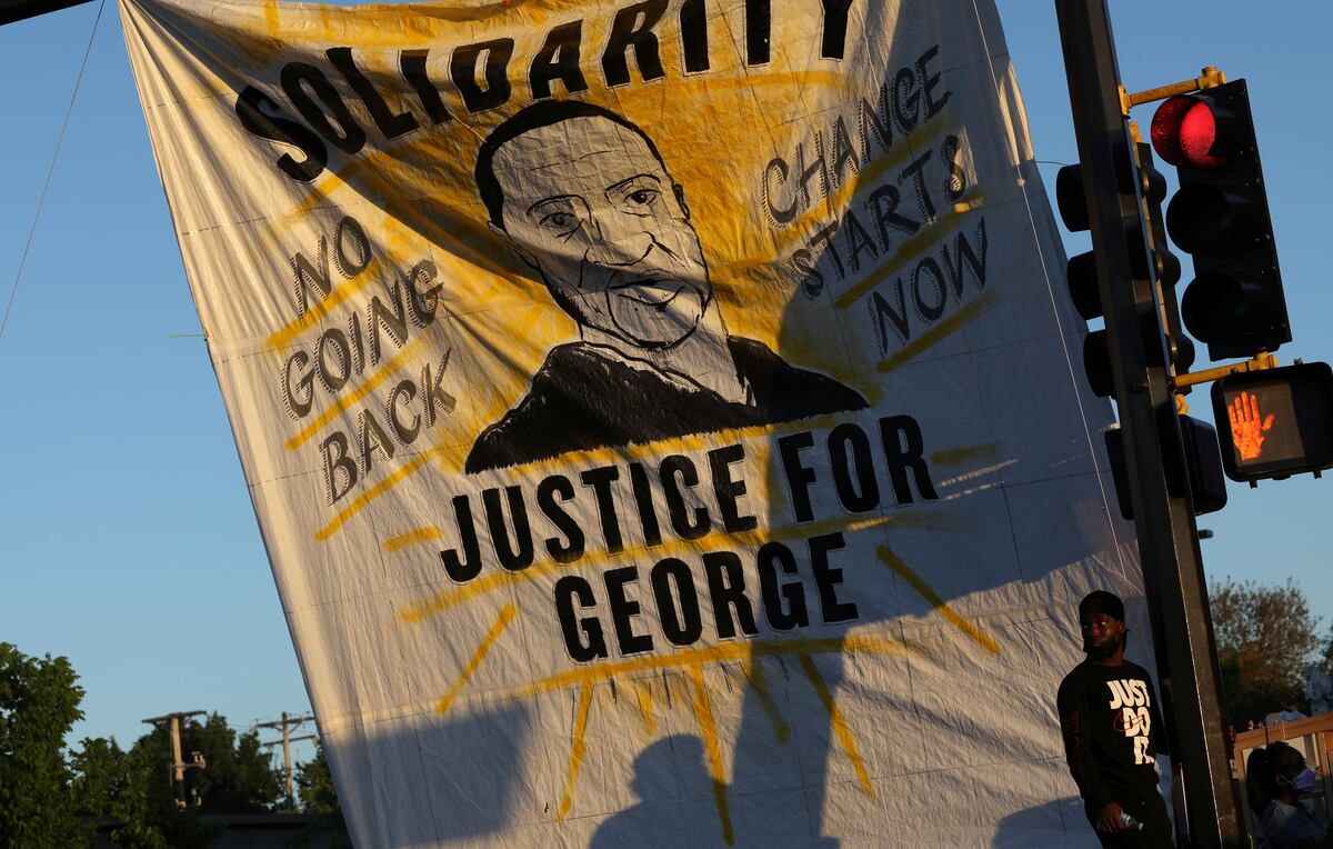 Fuego abierto. Manifestaciones por la muerte de George Floyd se llenan de violencia