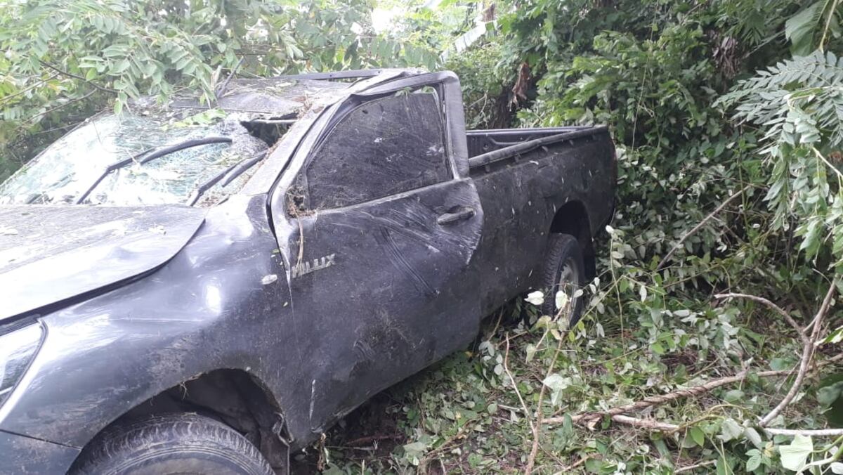 Luchan por vivir.  Menor agarró el carro de su padrastro y casi se mata en Chepo