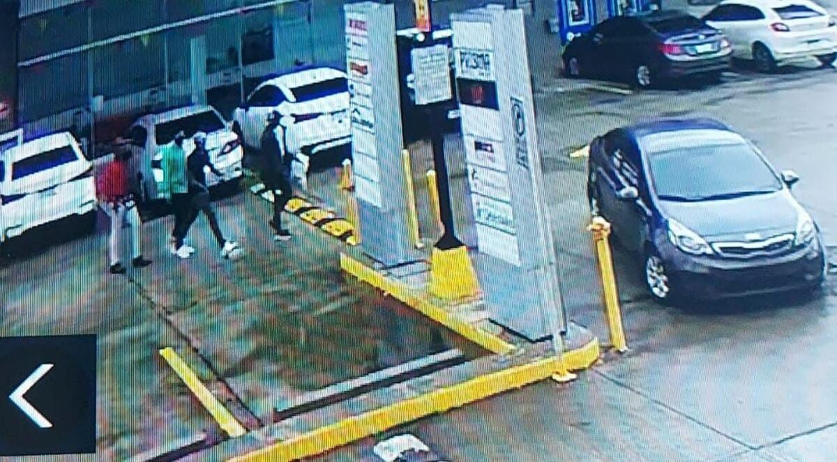 Cae el primer sospechoso del robo de la Caja de Ahorros. Estaba escondido en Santa Marta en el distrito de San Miguelito. Video