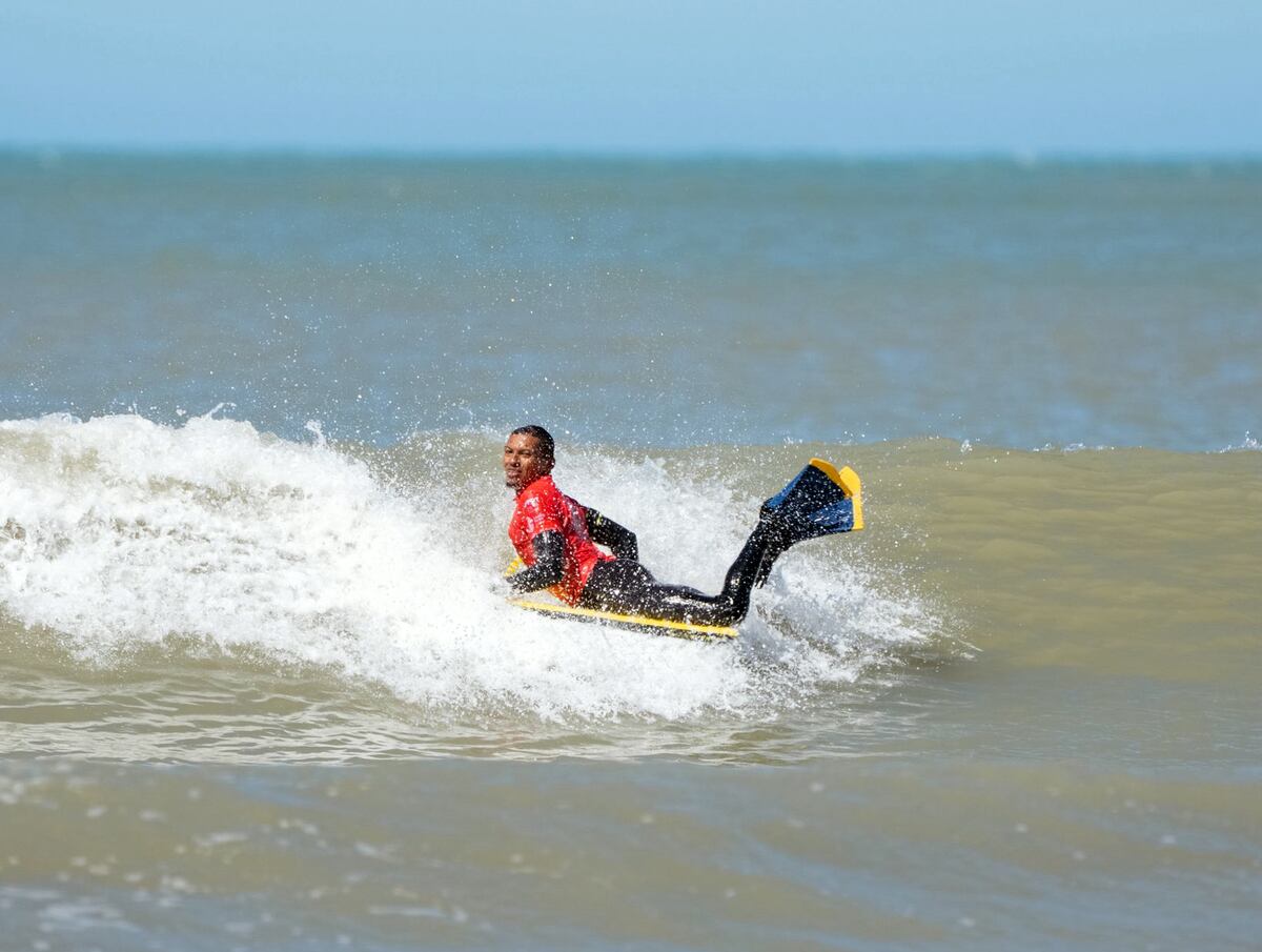 ¡Oro sobre las olas! Edwin Núñez aplasta en la final y hace historia para Panamá
