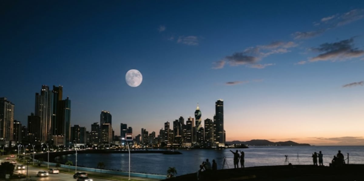 ATENCIÓN. Luna azul sorprenderá a Panamá este domingo: será la más pequeña y distante del año