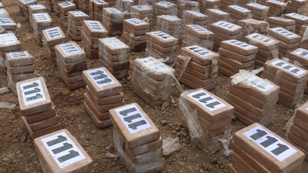 Marea ilegal: 503 paquetes de droga incautados en el Pacífico