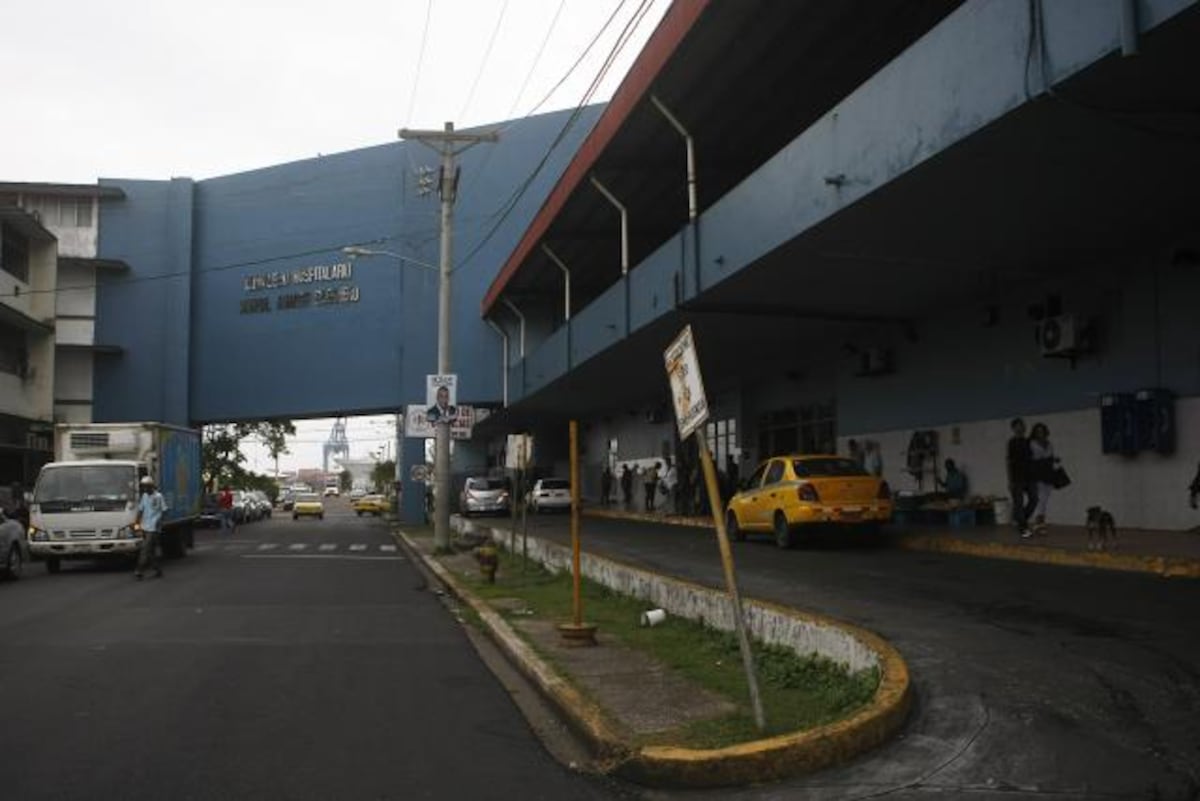 Dos funcionarios del Seguro Social se enfrentan a balazos en los estacionamientos de complejo hospitalario