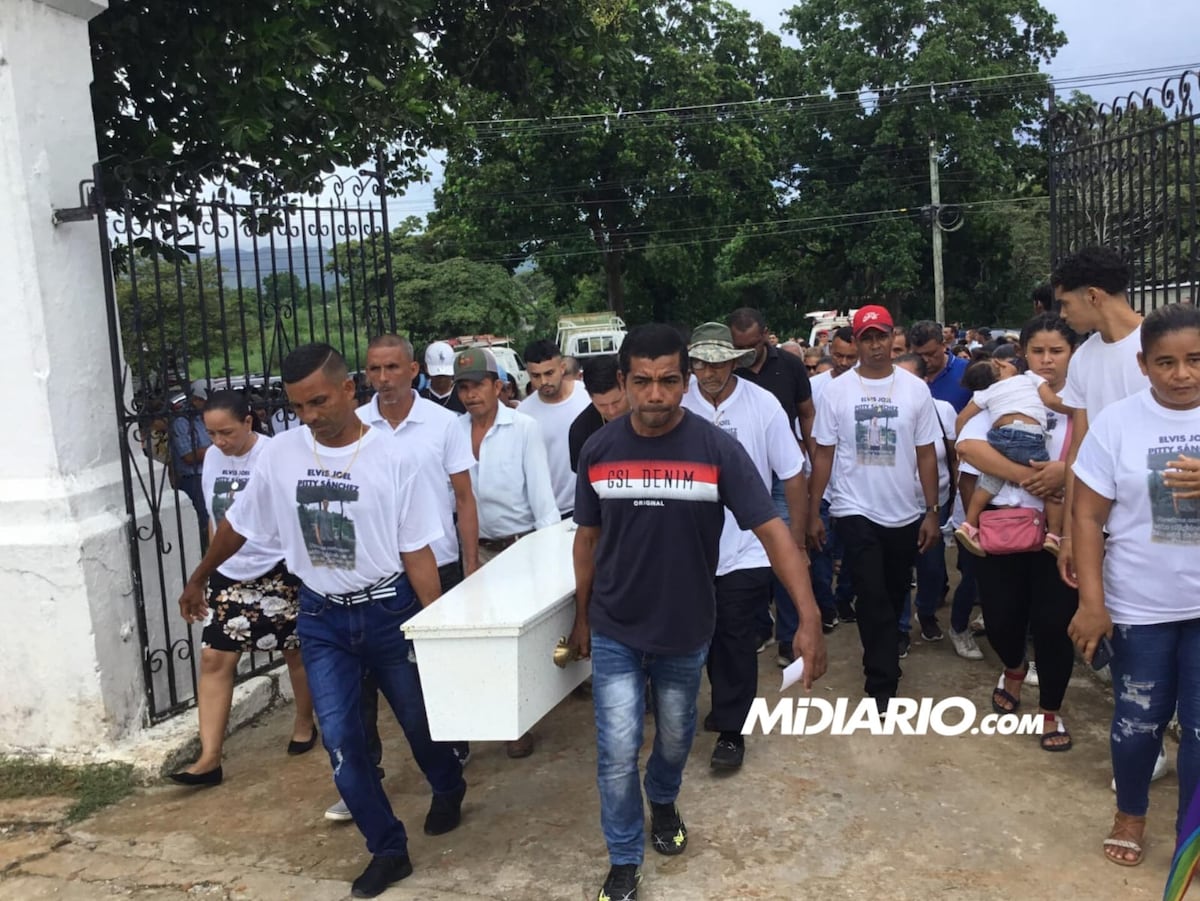 Videos. Entre llanto y dolor. Último adiós a joven asesinado en plena pista de baile. Familiares exigen justicia