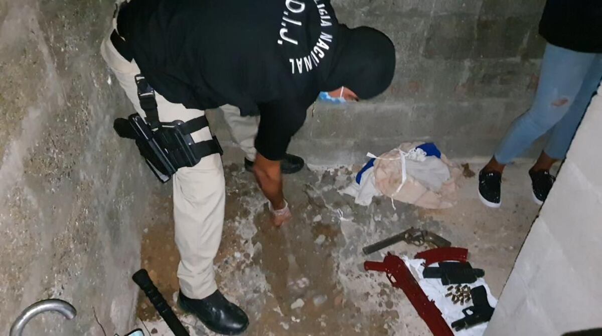 Tenían armas enterradas debajo del piso de una casa en corregimiento de Juan Díaz