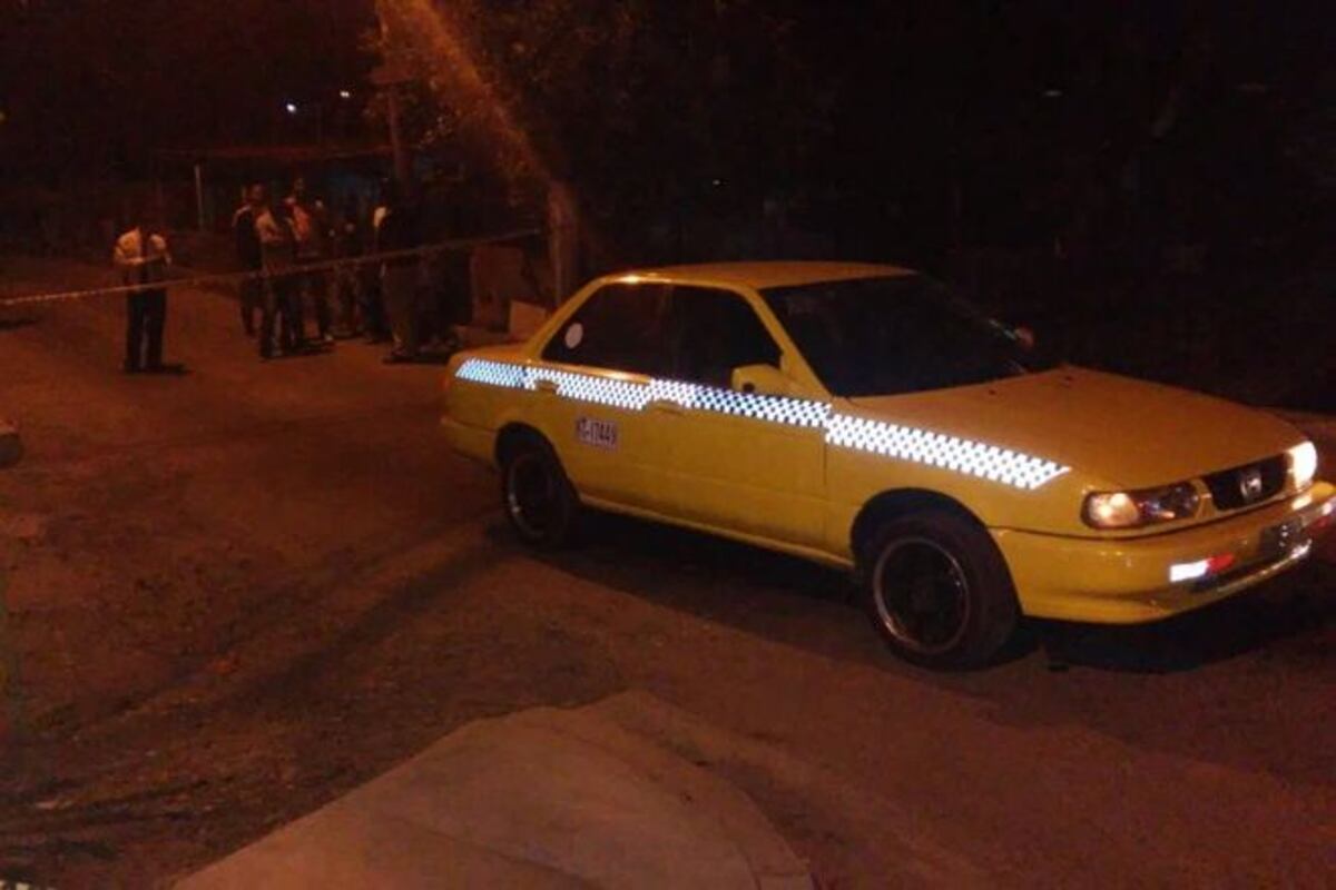 Encañonan a transportista y le roban el taxi en Las Mañanitas