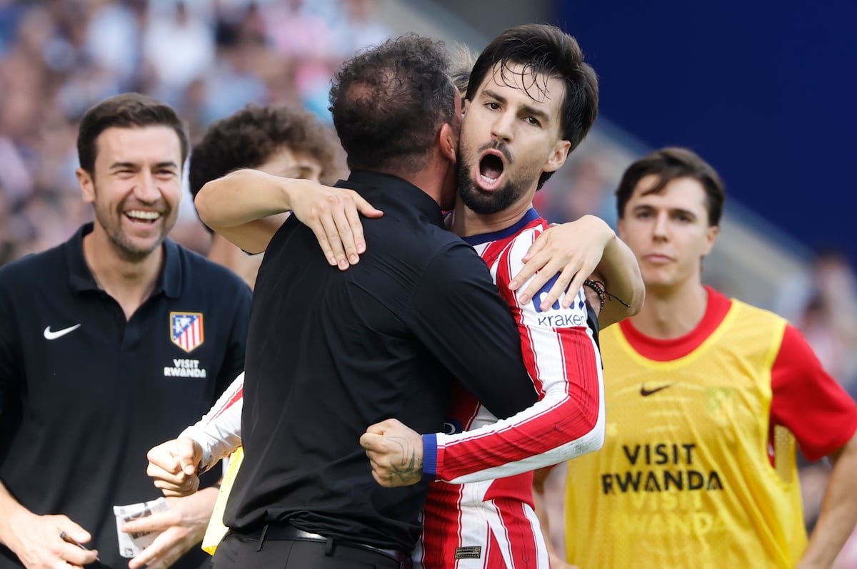 Baena da tres puntos al Atlético al batir sobre la bocina al Espanyol