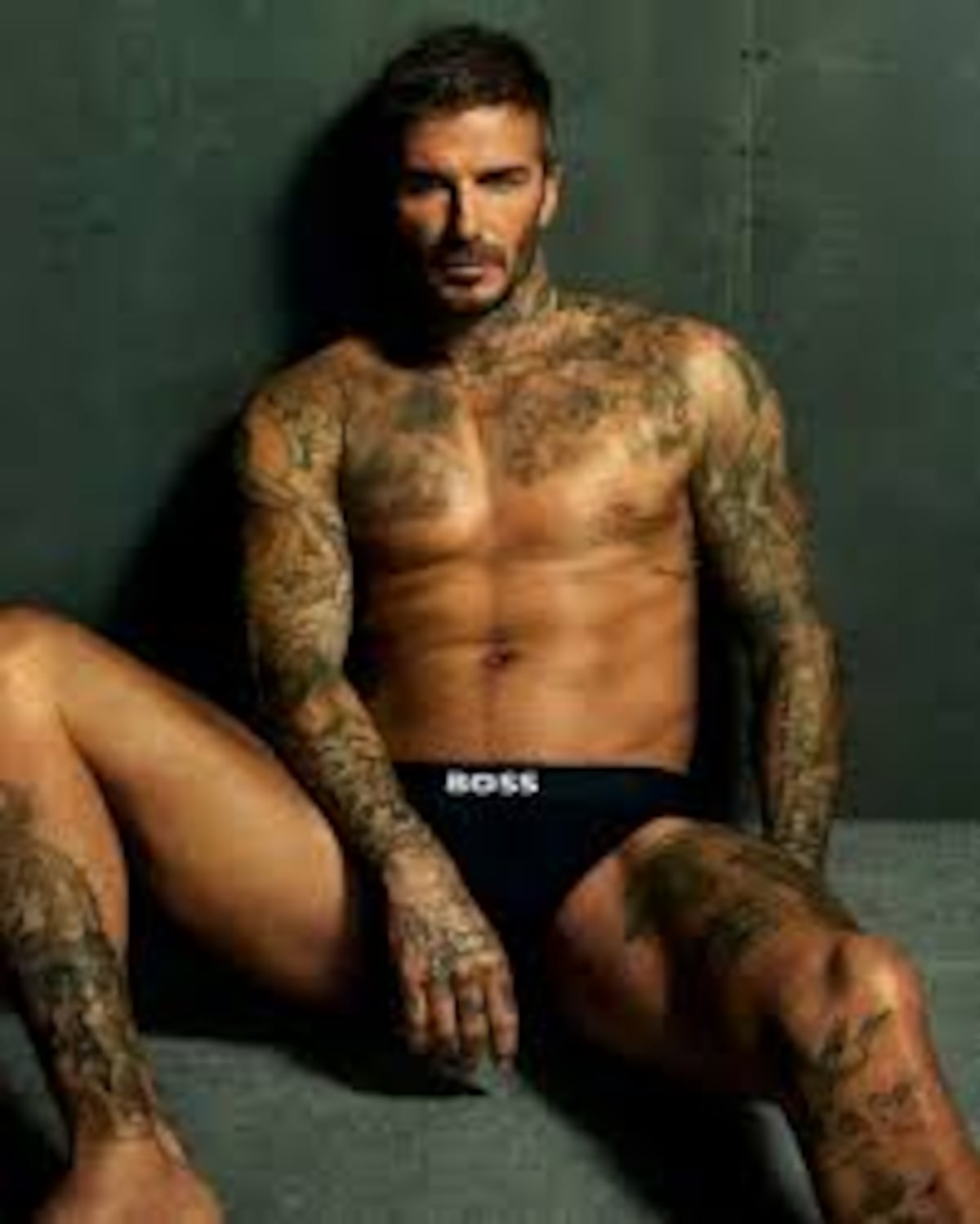 David Beckham vuelve a quitarse la ropa... y sus fanáticas se lo agradecemos