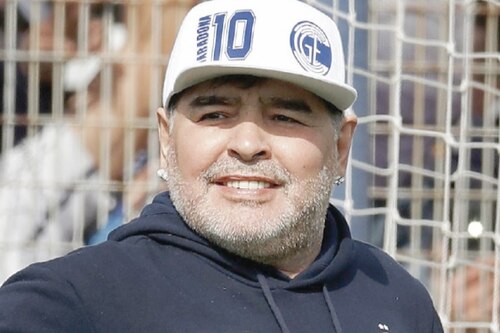 Hija de Maradona no quiere subasta de pertenencias de su padre