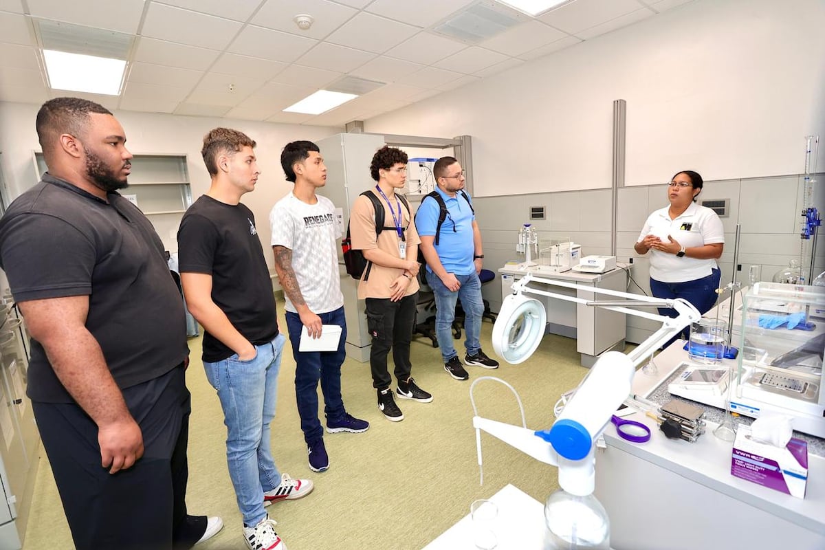 De la teoría a la práctica: Estudiantes del ITSE exploran el mundo de la metrología