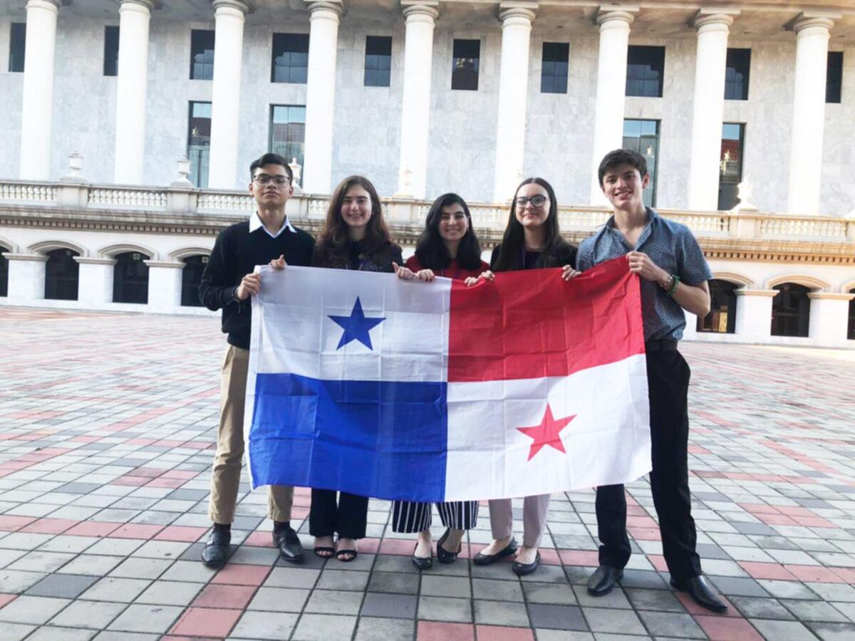 Bien. Panamá gana a Rwanda en el Campeonato Mundial de Debate Escolar 2019 en Tailandia