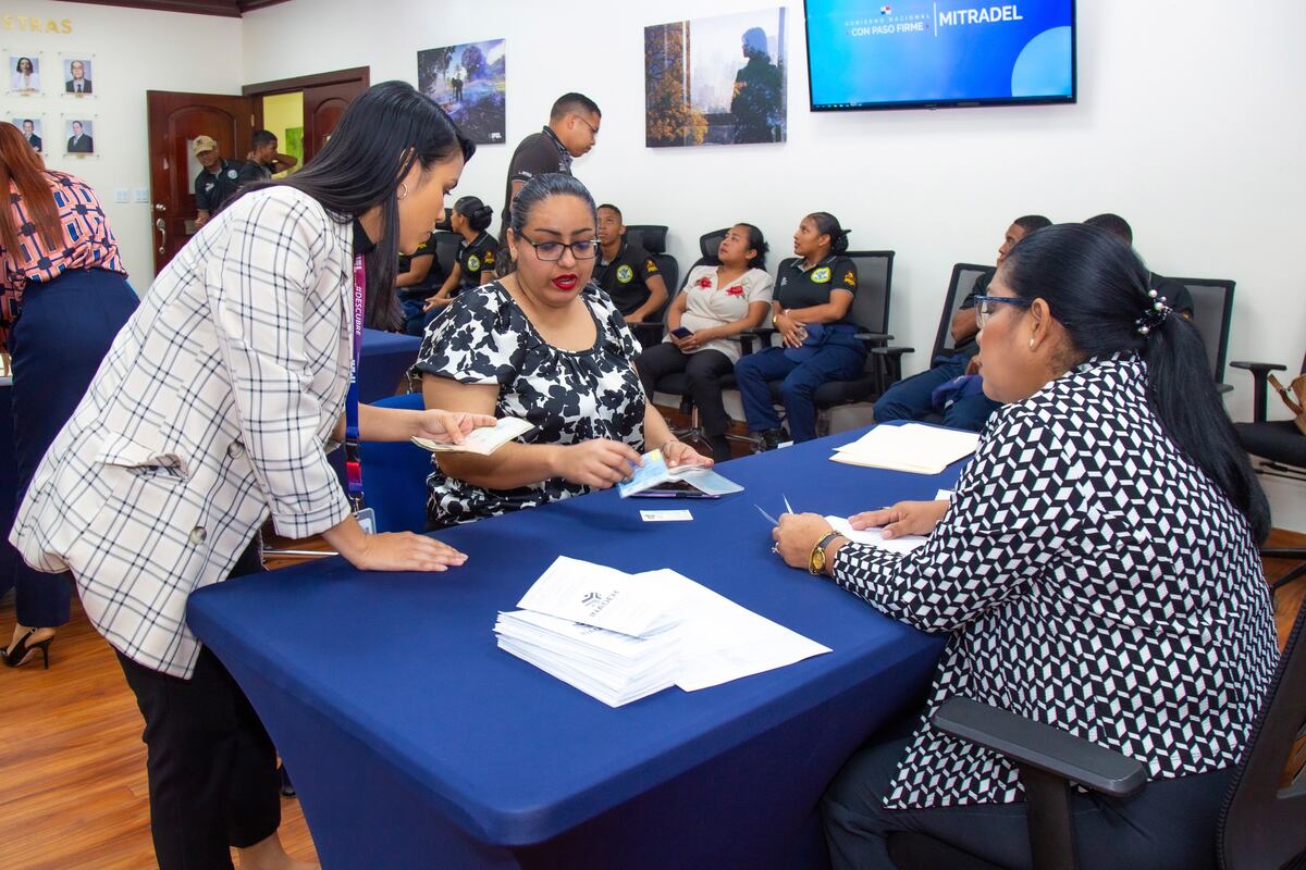 Jóvenes de la Academia Internado reciben capacitación técnica gracias a Mitradel e INADEH