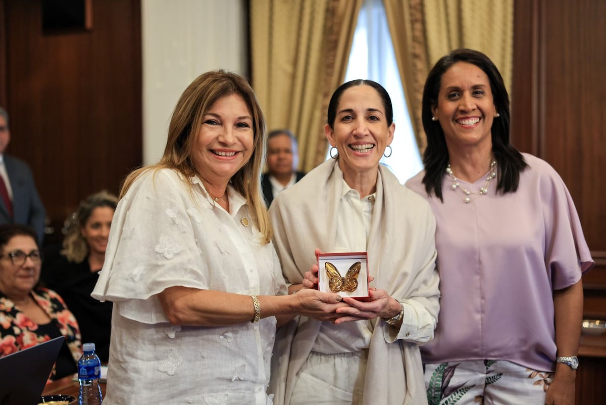 Maruja Herrera Recibe Mariposa Dorada por su Contribución al Ballet ‘Giselle’