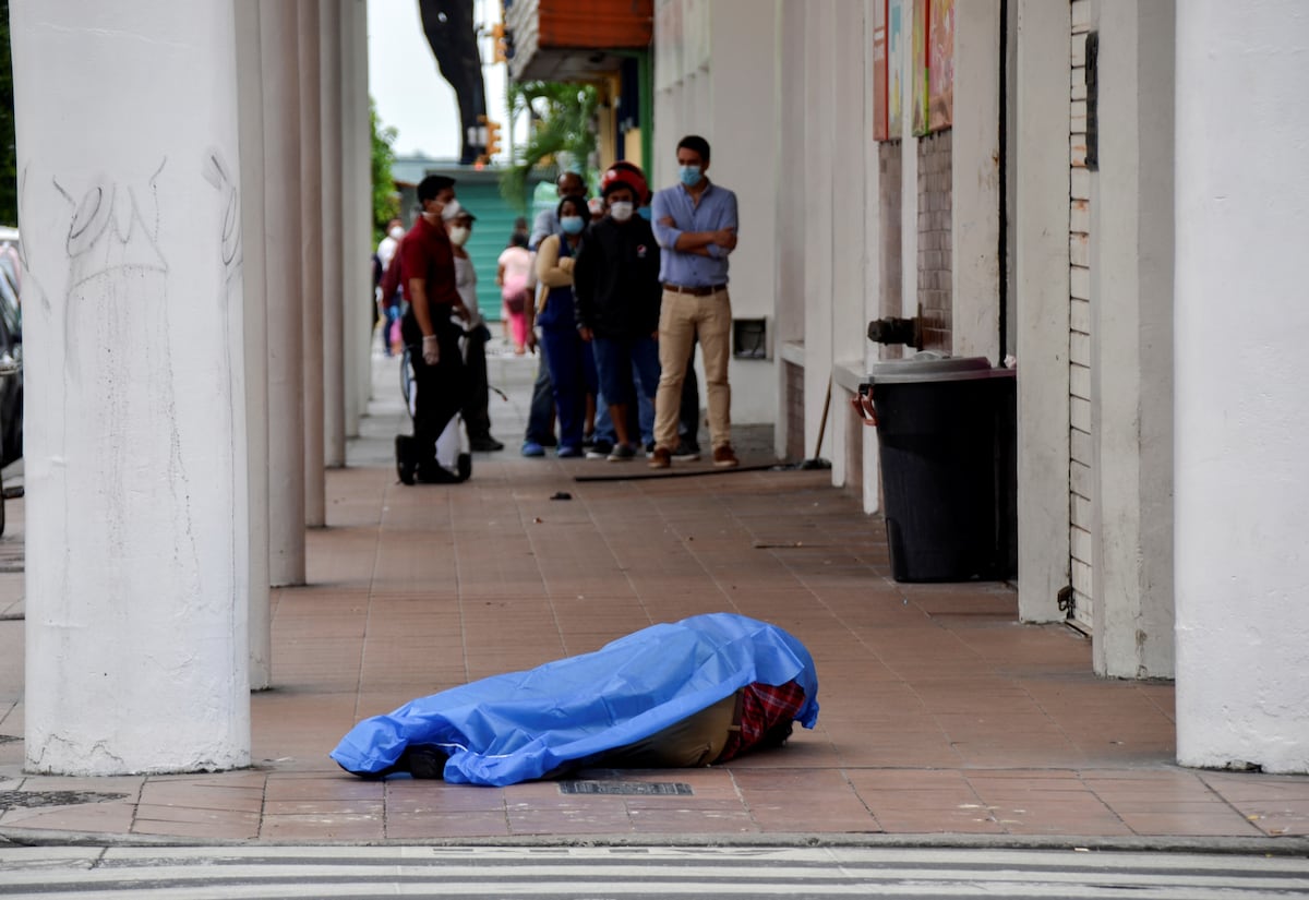 Ecuador se prepara para lo peor. Anuncian un campamento especial para miles de muertos por coronavirus