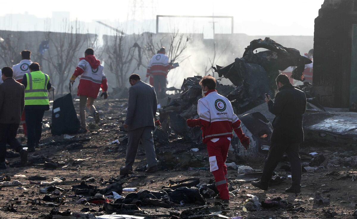 Tragedia infernal. Boeing se estrella en Irán y deja 176 muertos