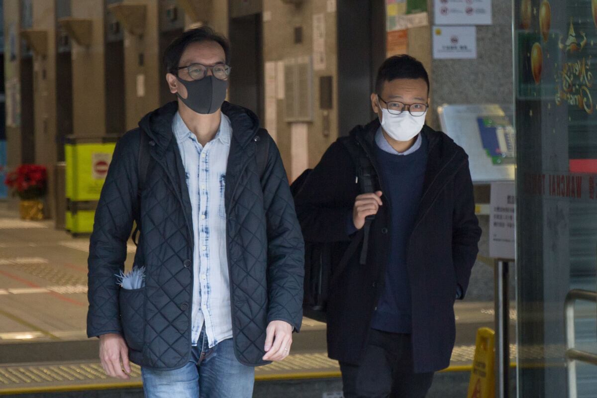 Condenan a dos periodistas por sedición en Hong Kong