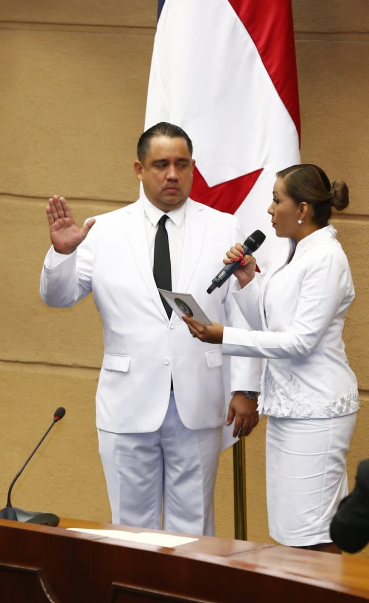 Por unanimidad eligen al nuevo presidente de la Asamblea Nacional. Pero independientes no querían a Zulay de vice. Chequee