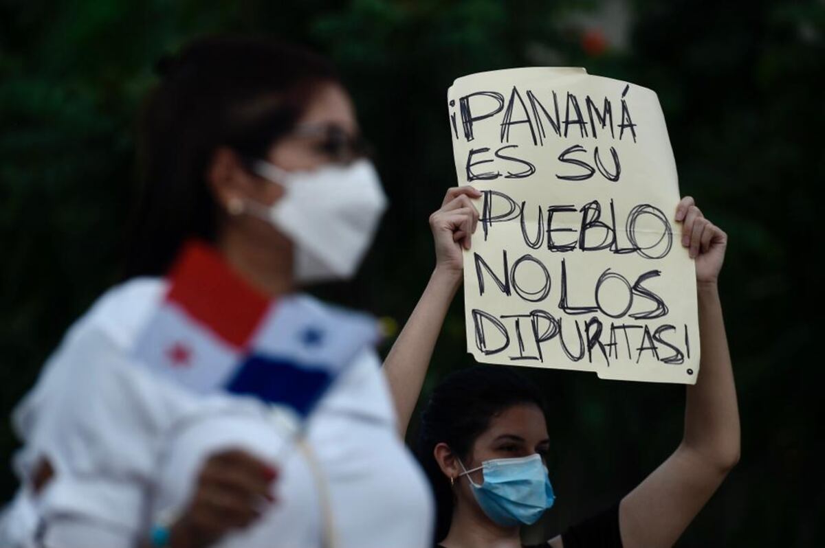 Esta vaina se acabó. Ciudadanos se toman las  calles para defender la democracia