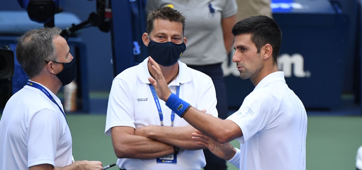 No lo vas a creer. Djokovic es expulsado del US Open por golpear a una jueza. Video