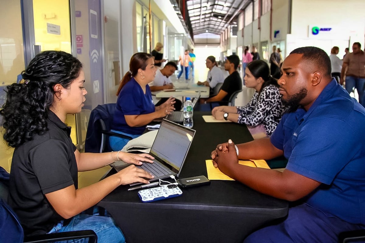 Más de doce personas bilingües son contratadas en reclutamiento focalizado