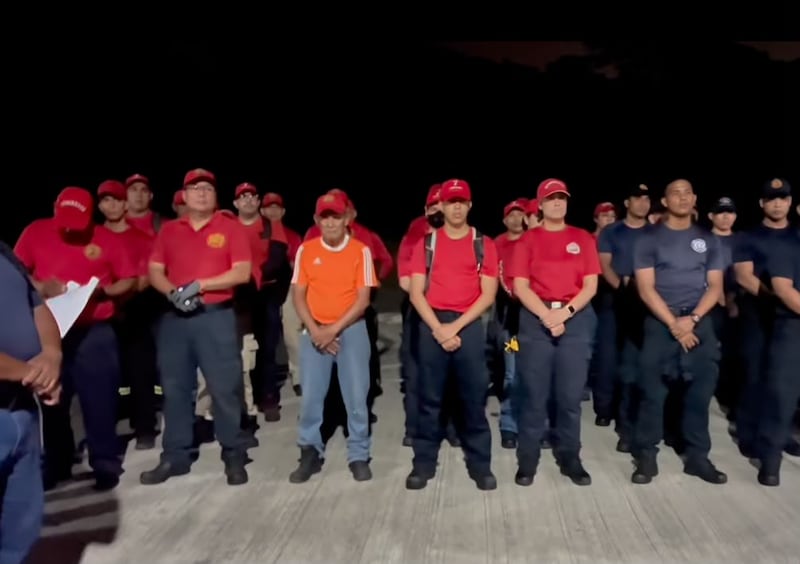 Con perros de búsqueda y ayuda humanitaria: 61 rescatistas panameños viajan a Venezuela tras la emergencia