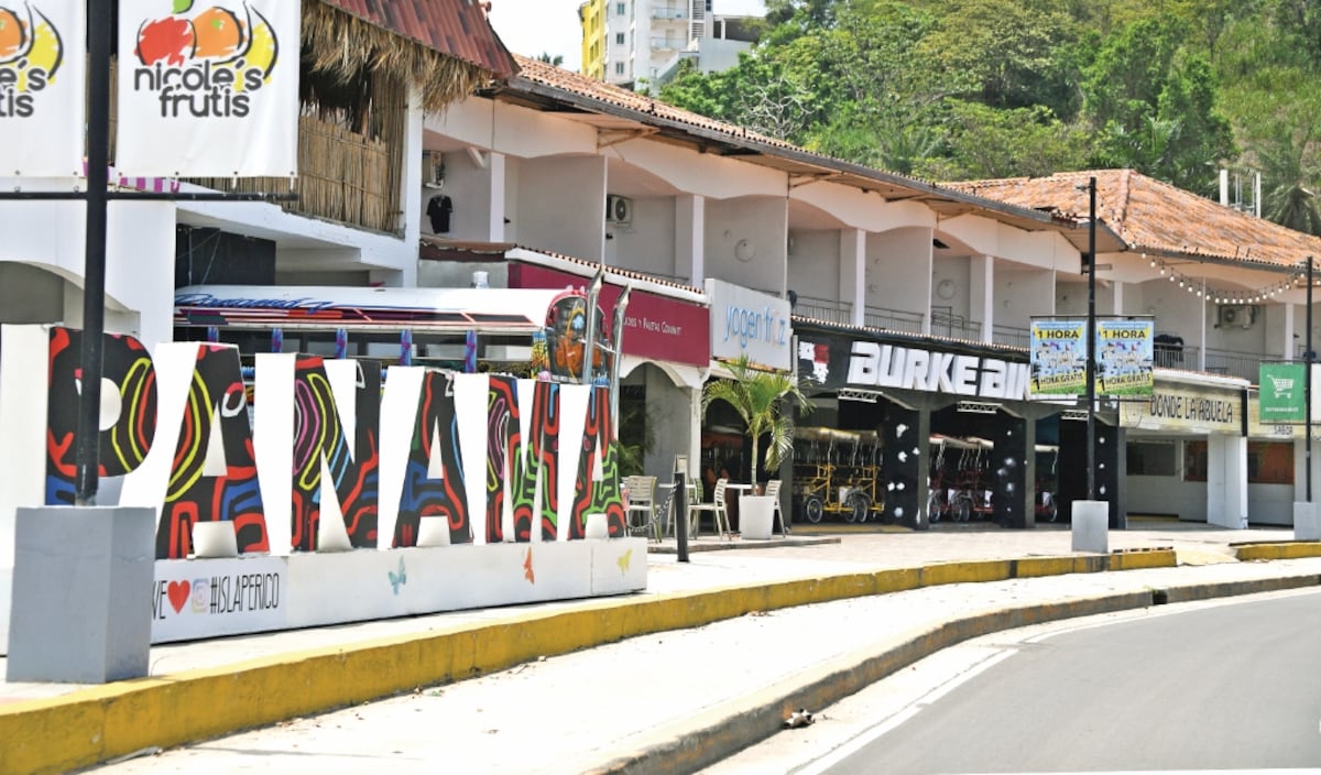 Una vez se permita la atención al público, restaurantes podrán usar aceras y otros espacios públicos 