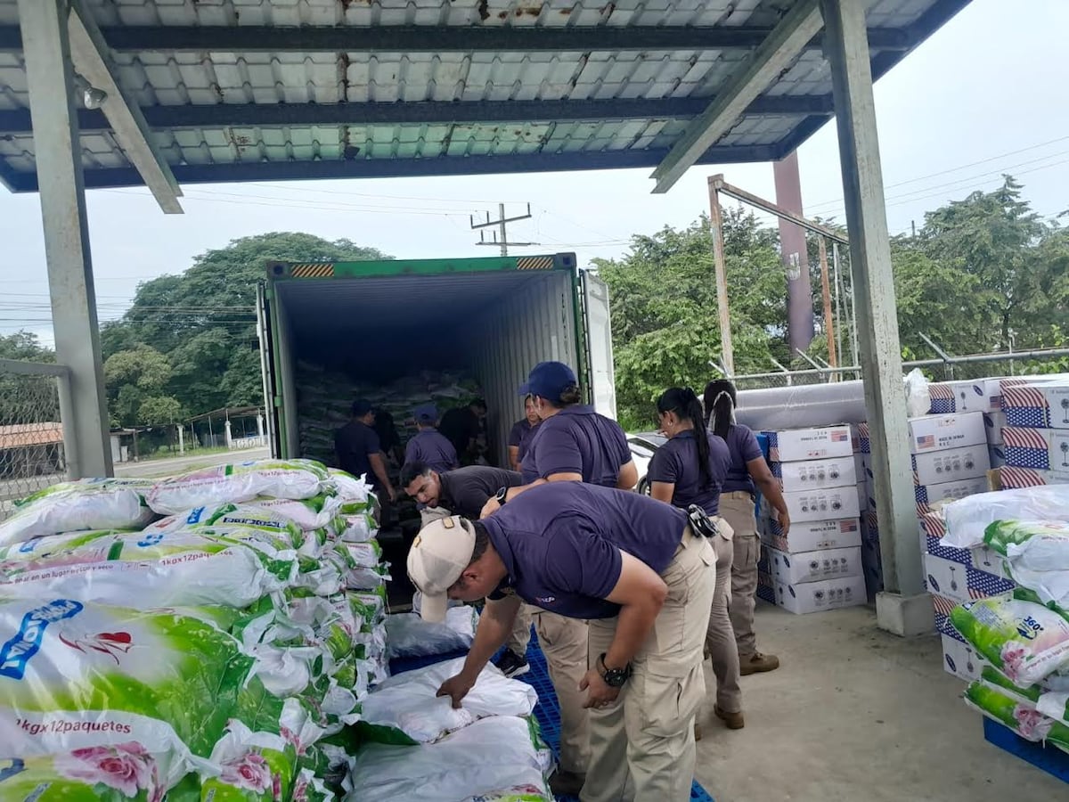 Aduanas confisca camión con abanicos y detergente en Azuero